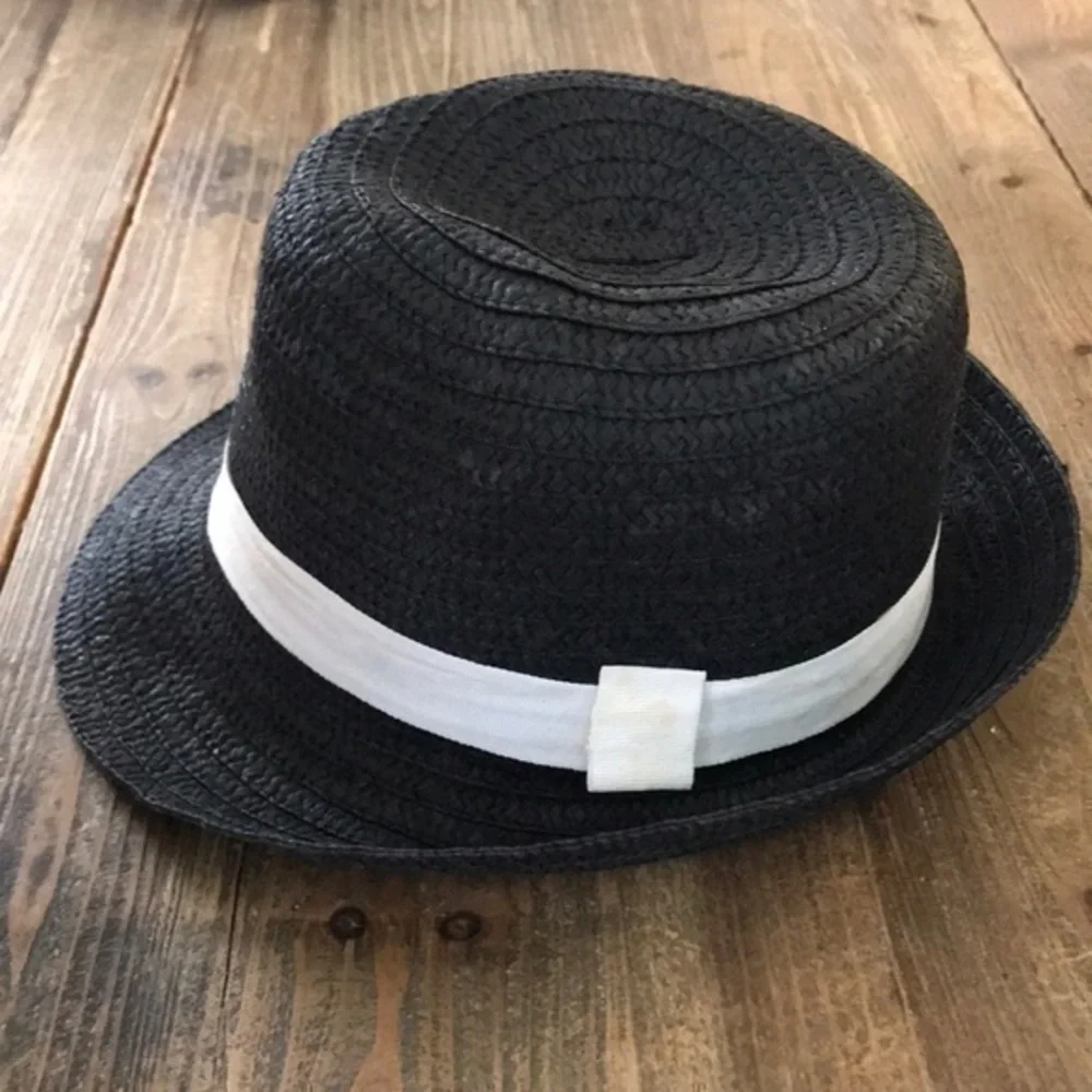 Hat Set White Black Brown Size aprox 20.7” paper/polyester Blend